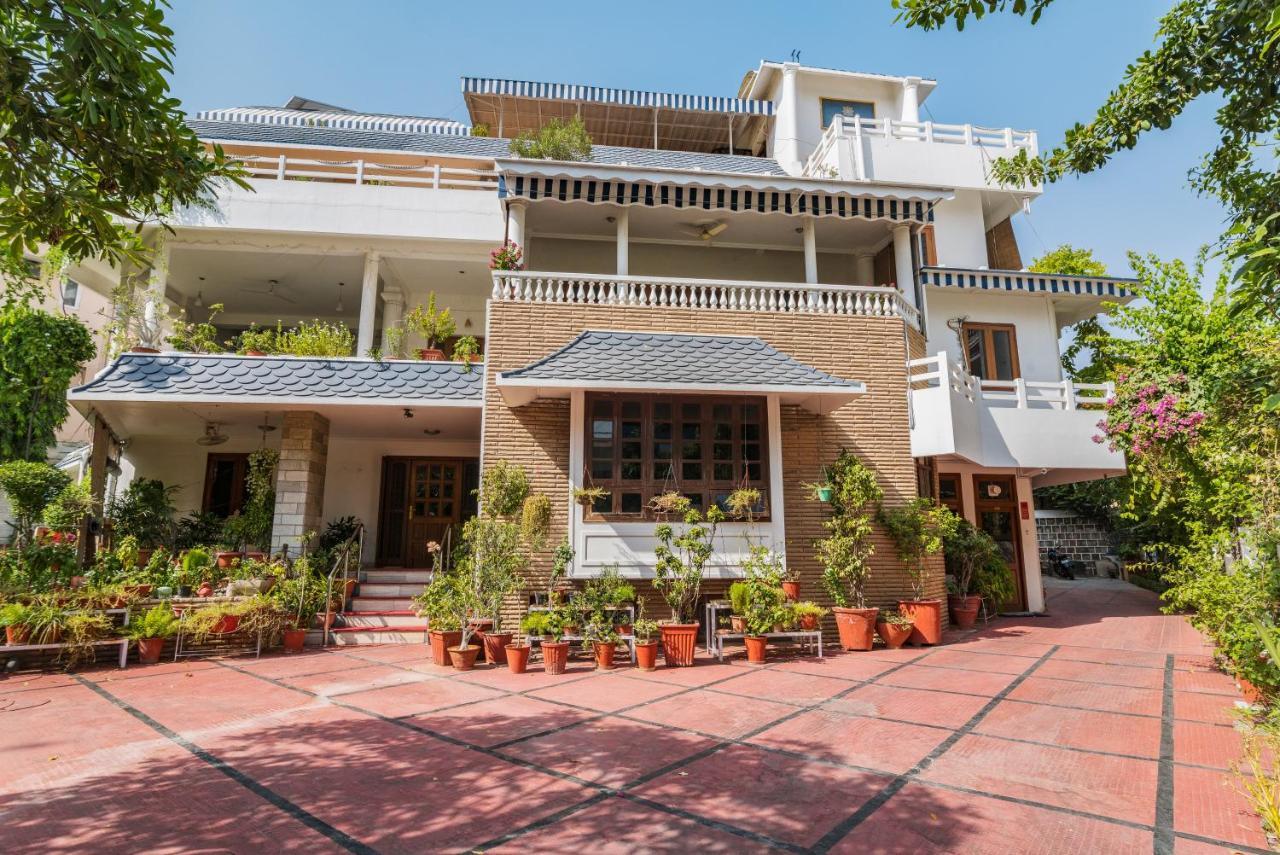 Giri Homestay By Vista Rooms Jaipur Exterior foto